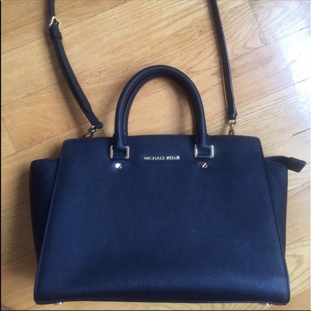 **SOLD** Micheal Kors Selma Satchel Bag